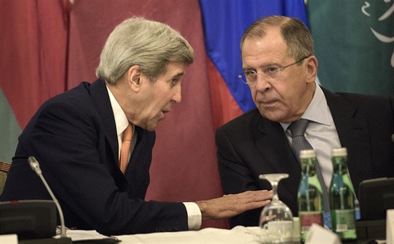 Americký ministr zahranií John Kerry a jeho ruský protjek Sergej Lavrov...