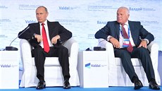 Ruský prezident Vladimir Putin a bývalý český prezident Václav Klaus během... Ruský prezident Vladimir Putin a bývalý český prezident Václav Klaus během...