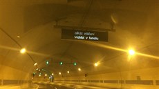 Zákaz otáení vozidel v tunelu Blanka (30.10.2015)