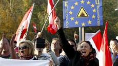 Lidé u rakouského hraniního pechodu Spielfeld protestují proti migrantm (31....