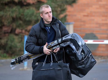 Marek Kvapil pichází na sraz eské hokejové reprezentace. Poprvé po tech a...