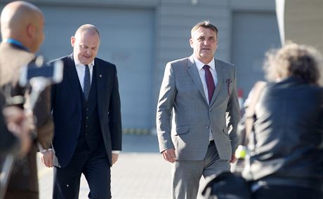 Sociální demokrat Michal Haek (vlevo) bude pouze adovým zastupitelem. Domluvili se na tom jeho spolustraníky s vyjednávacím hnutím ANO, jeho lenem byl primátor Brna Petr Vokál (ANO).