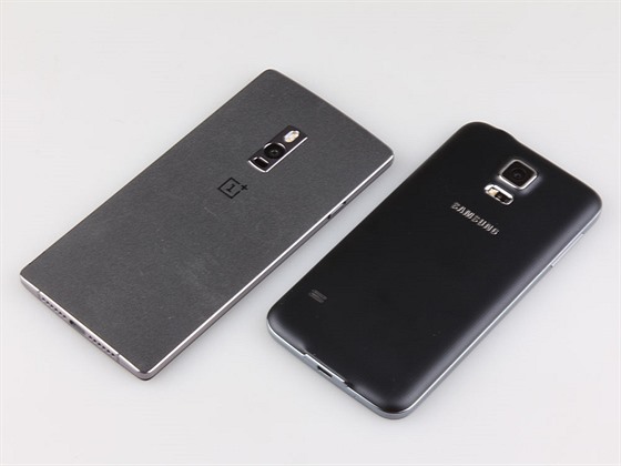 OnePlus 2 a Samsung Galaxy S5 Neo