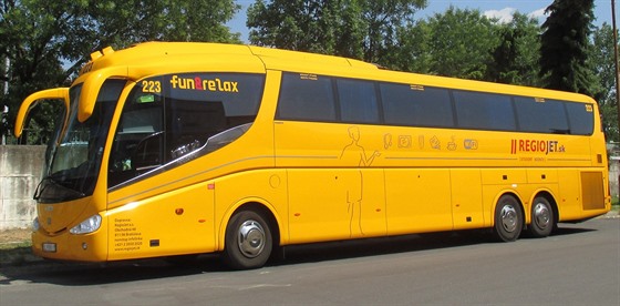 Slovenský autobus spolenosti RegioJet.