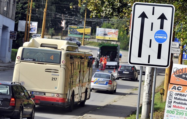 První bus pruh se objevil v Jihlav v roce 2015 na Havlíkov ulici.