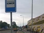 Ládví, autobusová zastávka.