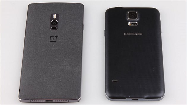 OnePlus 2 a Samsung Galaxy S5 Neo