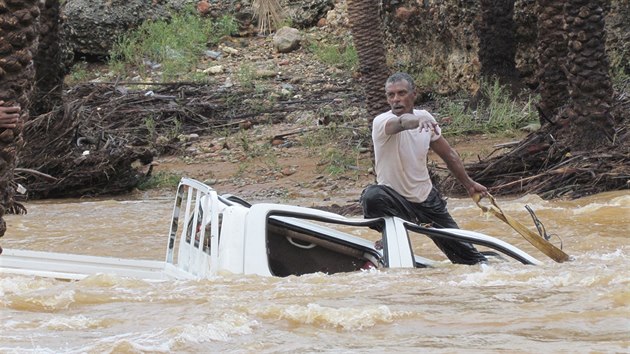 Tropick boue Chapala zashla Jemen (3. listopadu 2013)