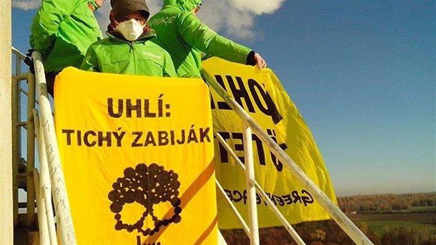 Greenpeace v Nmecku blokuje elektrrnu, kterou vlastn spolenost EPH Daniela Ketnskho (3. listopadu 2015).