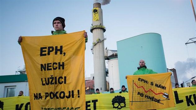 Greenpeace v Nmecku blokuje elektrrnu, kterou vlastn spolenost EPH Daniela Ketnskho (3. listopadu 2015).