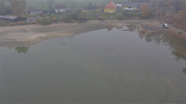 Dron mapoval jihoesk rybnk Bezdrev.