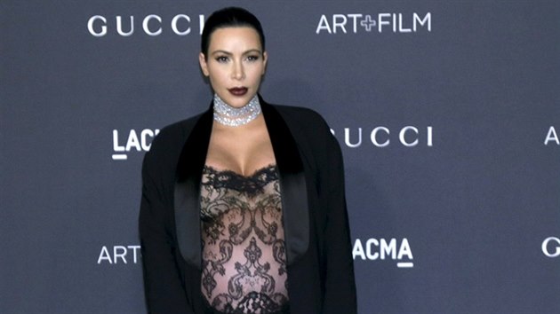 Kim Kardashianov v gothic stylu