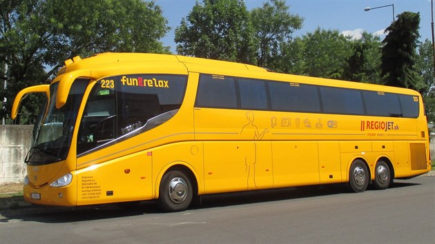 Slovensk autobus spolenosti RegioJet.