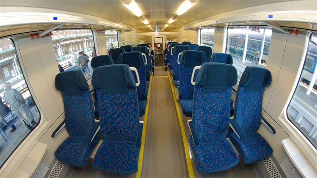 esk drhy pedstavily nov vlaky InterPanter, kter budou od prosince jako rychlky jezdit mimo jin mezi Olomouc a Brnem.