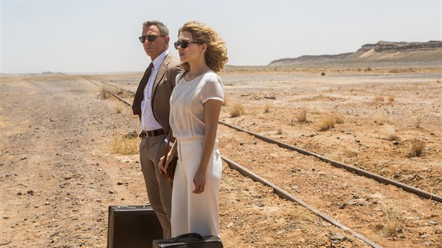 Daniel Craig a La Seydouxov ve filmu Spectre