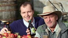 Filip Slouka (uprostřed) uspěl s výrobou cideru, který je v Hranicích doplňkem... Filip Slouka (uprostřed) uspěl s výrobou cideru, který je v Hranicích doplňkem...