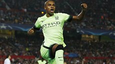 Fernandinho z Manchesteru City a jeho radost z gólu v utkání Ligy mistr v...