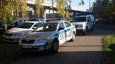 Na místo pijeli vyetovatelé i stráníci mstské policie.