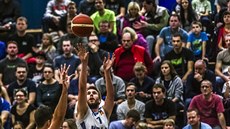 Momentka z basketbalového zápasu Prostjova s Kolínem.