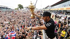 MILÁČEK DAVŮ. Lewis Hamilton při Grand Prix Velké Británie. MILÁČEK DAVŮ. Lewis Hamilton při Grand Prix Velké Británie.