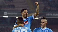 Lorenzo Insigne z Neapole jásá, s gratulací pichází i Marek Hamík.