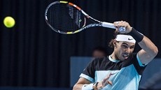 Rafael Nadal ve finálovém duelu s Rogerem Federerem.