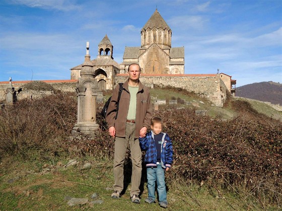 S otcem il Mirek rok v Náhorním Karabachu.