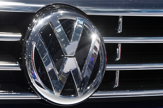 Po afée Volkswagenu zaali v Nmecku provovat dodrování emisních pravidel i u dalích znaek aut