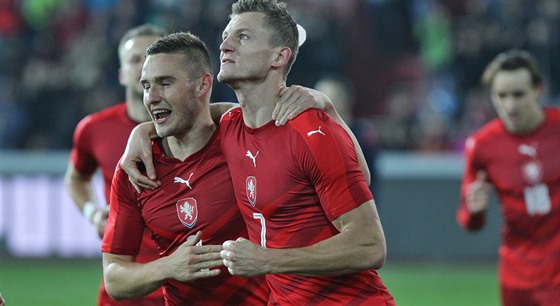 Tomá Necid se raduje z gólu, který za eskou reprezentaci vstelil proti Srbsku.