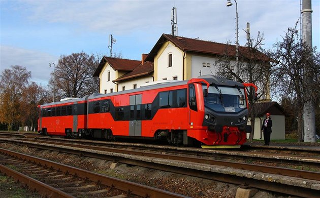 Nová vlaková souprava vyrobená ve Zvolenu na Slovensku pi prezentaní jízd v...