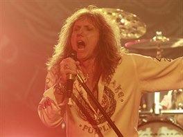 David Coverdale a Whitesnake (O2 arena, Praha, 17. listopadu 2015)