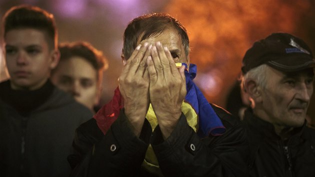 Rumunsko truchl za destky obt poru v klubu Colectiv (3.listopadu 2015)