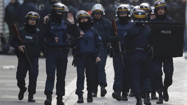 Policejn ztah v pask tvrti Saint-Denis (18. listopadu 2015)