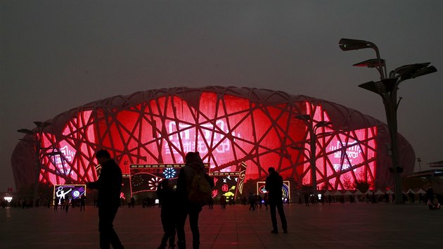 Reklama na Alibabou organizovan svtek nakupovn se v Pekingu promtala na Nrodn stadion, tak zvan Pta hnzdo.
