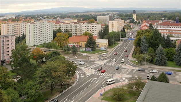 Budova Piana nahrad star budovy na rohu Mnesovy a Lidick ulice (na snmku nahoe vlevo)