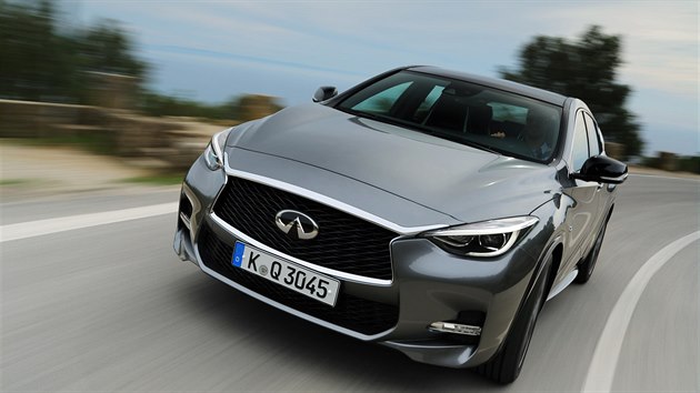 Infiniti Q30