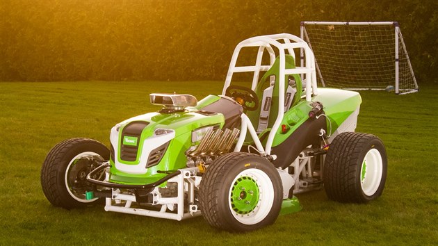 Zelenobl zahradn traktor proel zajmavou konstrukn pravou, dky kter stanovil nov rychlostn rekord pro sekaky.