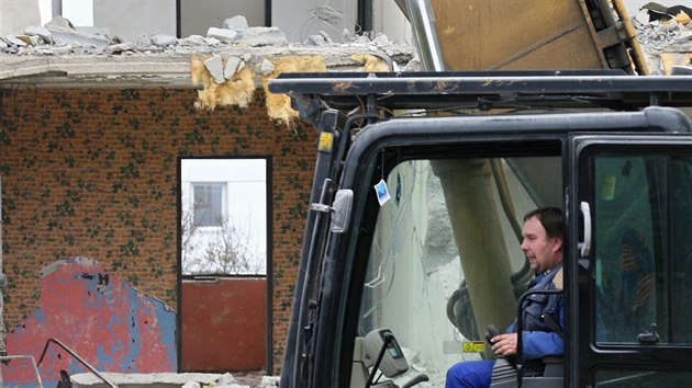 Nevyuvan a polorozpadl stavby, kter kaz vzhled obce a pekej dalmu rozvoji m kad druh obec. Jen loni stavebn ady z moci edn nadili 1714 demolic.