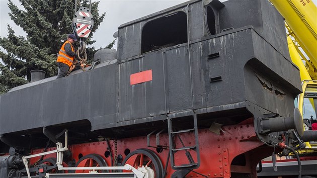 Sthovn parn lokomotivy ze vsetnskho vlakovho ndra. (14. 11. 2015)