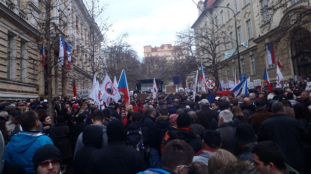 Demonstrace na Albertov.