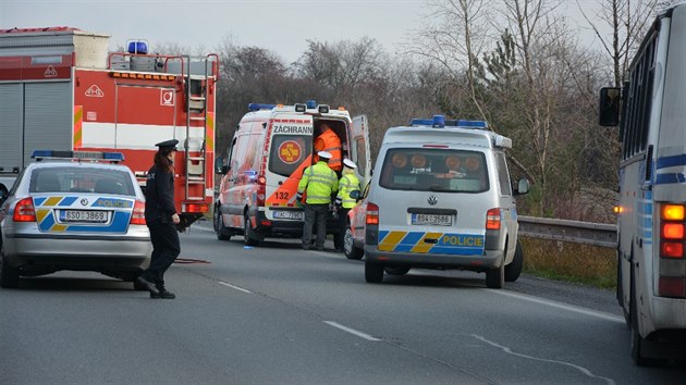 Nehoda u Slanho zablokovala silnici I/7 (13.11.2015).