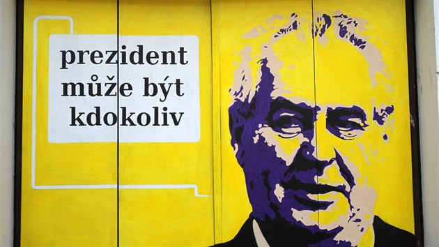 Divadlo Husa na provzku od noci ze stedy na tvrtek zdob podobizna prezidenta Miloe Zemana.