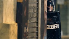 Policejní zátah v pařížské čtvrti Saint-Denis (18. listopadu 2015) Policejní zátah v pařížské čtvrti Saint-Denis (18. listopadu 2015)