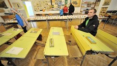 Základní škola Svratka upravila jednu třídu tak, že vypadá jako v roce 1968.... Základní škola Svratka upravila jednu třídu tak, že vypadá jako v roce 1968....