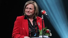 Šéfredaktorka portálu iDNES.cz Naděžda Petrová převzala v divadle Archa... Šéfredaktorka portálu iDNES.cz Naděžda Petrová převzala v divadle Archa...