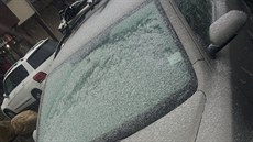 Ve pindlerov Mlýn padá navzdory teplému podzimu sníh (14. listopadu 2015).