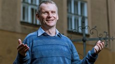 Ředitel pražské Dívčí katolické střední školy Luboš Hošek. Ředitel pražské Dívčí katolické střední školy Luboš Hošek.