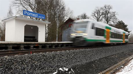 Zastávka Pomezí nad Ohí na modernizované trase mezi Chebem a Schirndingem.