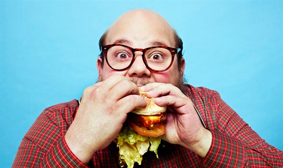 Konzumace hamburgeru patí mezi rizikové innosti.