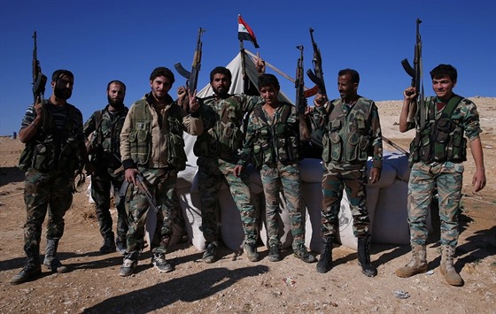 Asadova armáda by by mohla být koalici proti IS. Na snímku syrtí vojáci u...